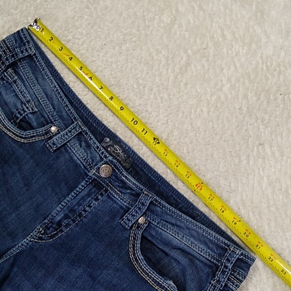Silver Jeans size 22 Twisted Capri Distressed - Picture 11 of 13